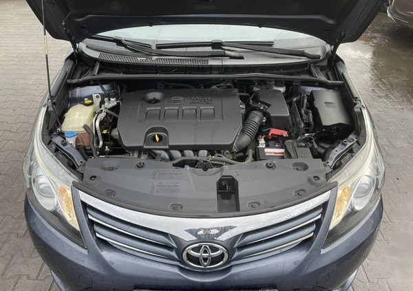Toyota Avensis cena 29900 przebieg: 124400, rok produkcji 2013 z Chorzów małe 121